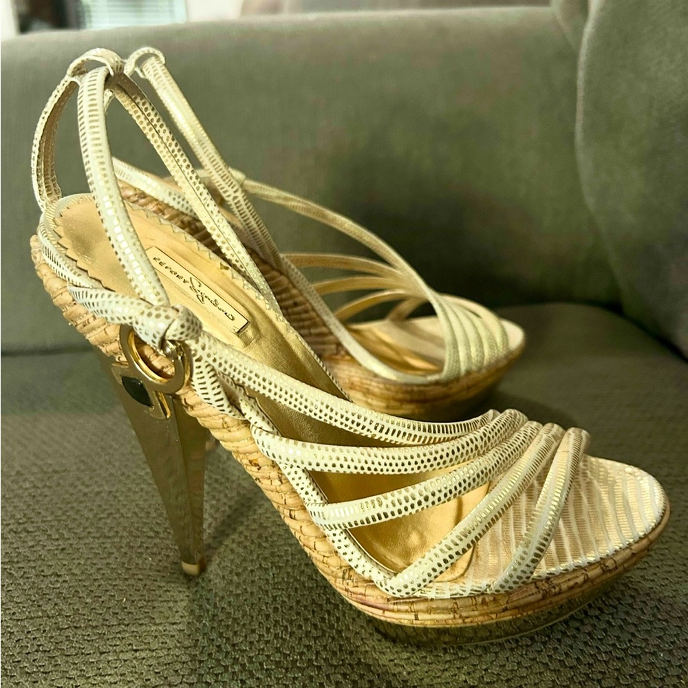 Report Signature Elegant/Cream Gold Strappy Heels Y2K